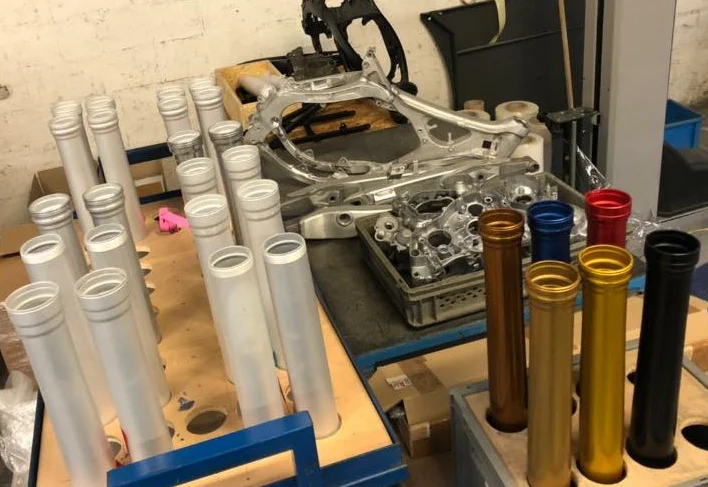 Prix pour l'anodisation des pièces moto