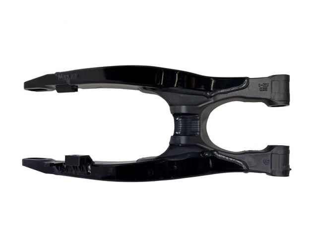 Anodisation bras-oscillant-noir Anodisation du bras oscillant moto