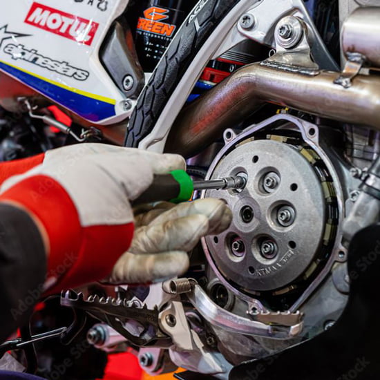 Anodisation des pièces de moto pour les pro